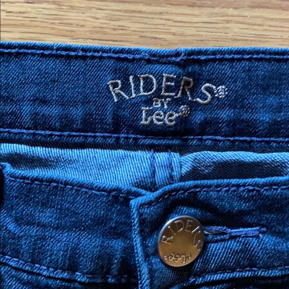 Capris - Picture 3 of 3